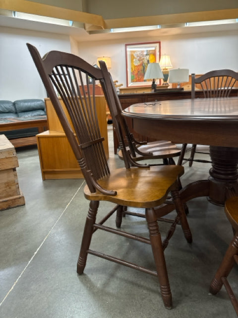 Woodley's Table & Chairs